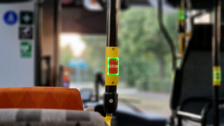 Stoppknapp i buss i Skånetrafiken